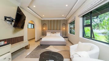 Deluxe Double Room, 1 King Bed, Private Bathroom, Garden View | Desk, laptop workspace, blackout curtains, iron/ironing board