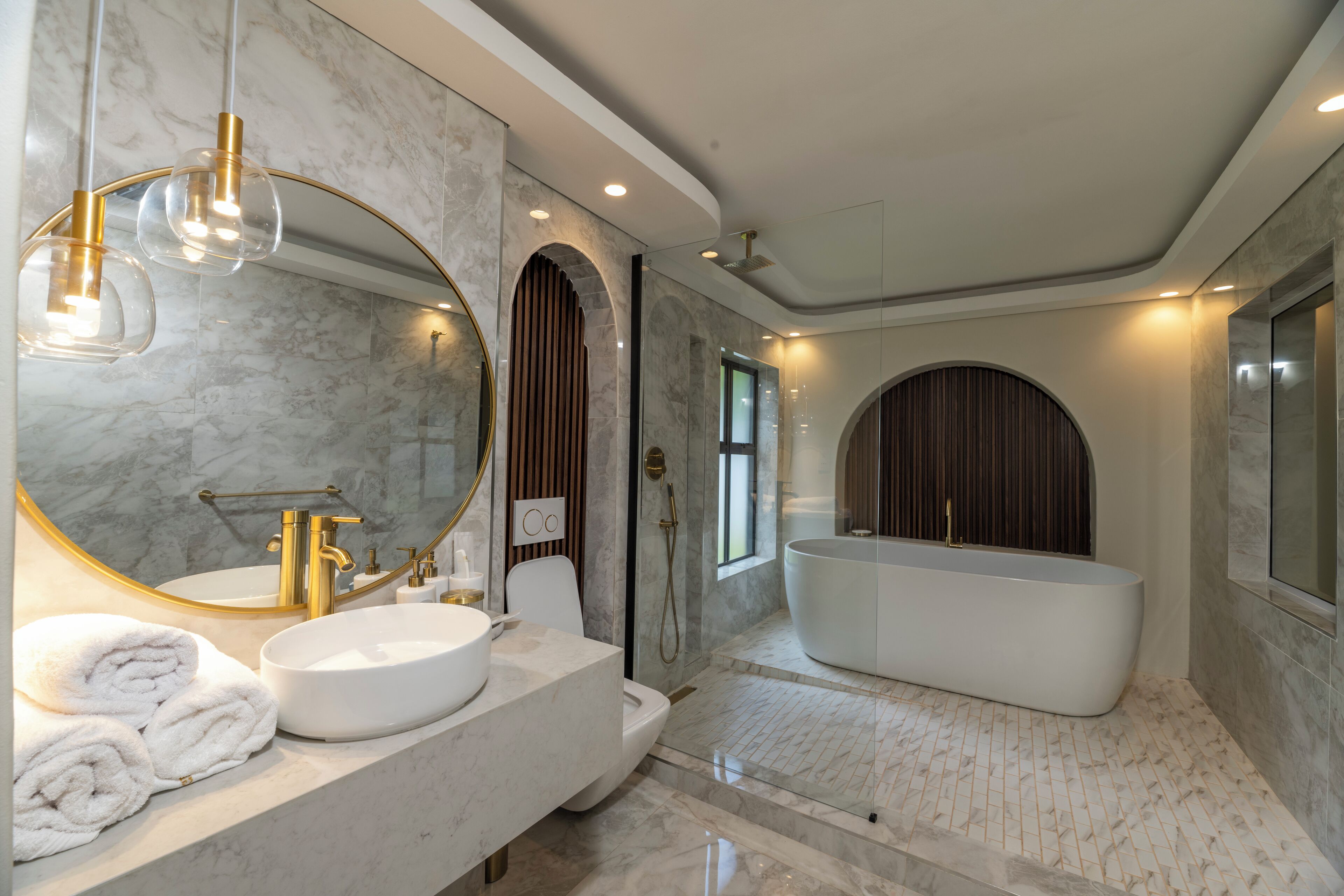 Chambre Double Deluxe, 1 très grand lit, climatisation, vue jardin | Salle de bain | Articles de toilette gratuits, chaussons, serviettes fournies, savon