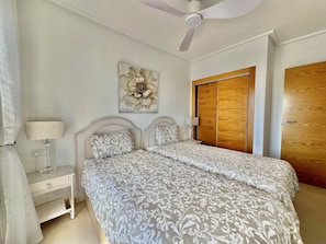 2 bedrooms, iron/ironing board, free WiFi, bed sheets