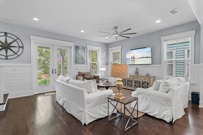 Télévision, chaîne hi-fi