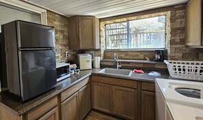 Fridge, microwave, coffee/tea maker - Shoreline Estates - Two Double Beds (Confluence)