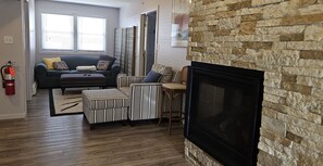 TV, fireplace