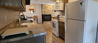 Shoreline Estates - Entire Home