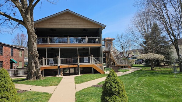 Exterior - Shoreline Estates - Entire Home (Confluence)