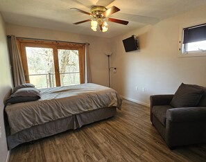 4 bedrooms, free WiFi, bed sheets