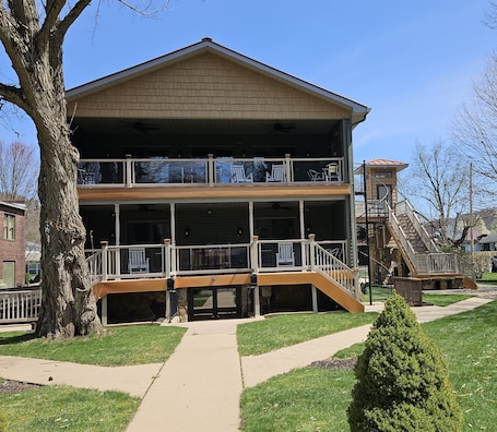 Exterior. Shoreline Estates - Upper Apt Room A