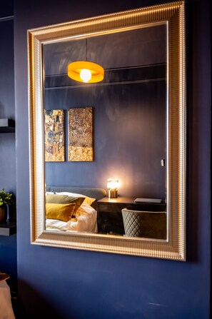 2 bedrooms, iron/ironing board, WiFi, bed sheets - The Royal Hues (Reims)