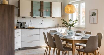 STEP Apartments: spacious 103m2 with large balcony in a quiet location