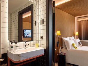 Daunenbettdecken, Pillowtop-Betten, Minibar, Zimmersafe