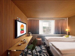 Down comforters, pillowtop beds, minibar, in-room safe - Mama Shelter Zurich (Zurich)