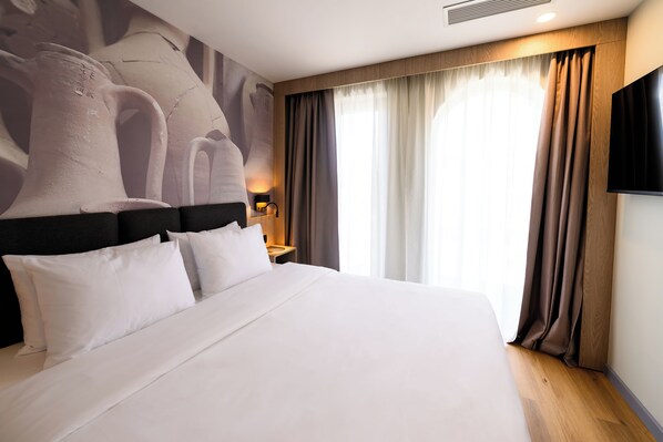 Suite (2 King Beds and 1 Sofa Bed) | Minibar, escritorio y espacio para trabajar con laptop 