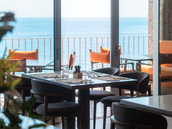 Restaurant - Green Coast Hotel Mgallery Collection (Himare)