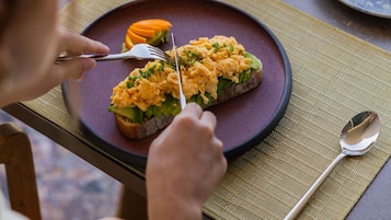 Frokostbuffé hver dag (mot et tillegg)