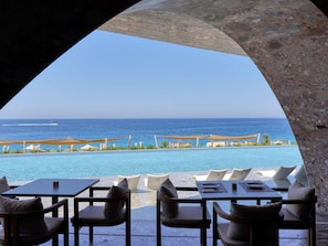 3 bars/lounges, poolside bar, beach bar - Green Coast Hotel Mgallery Collection (Himare)