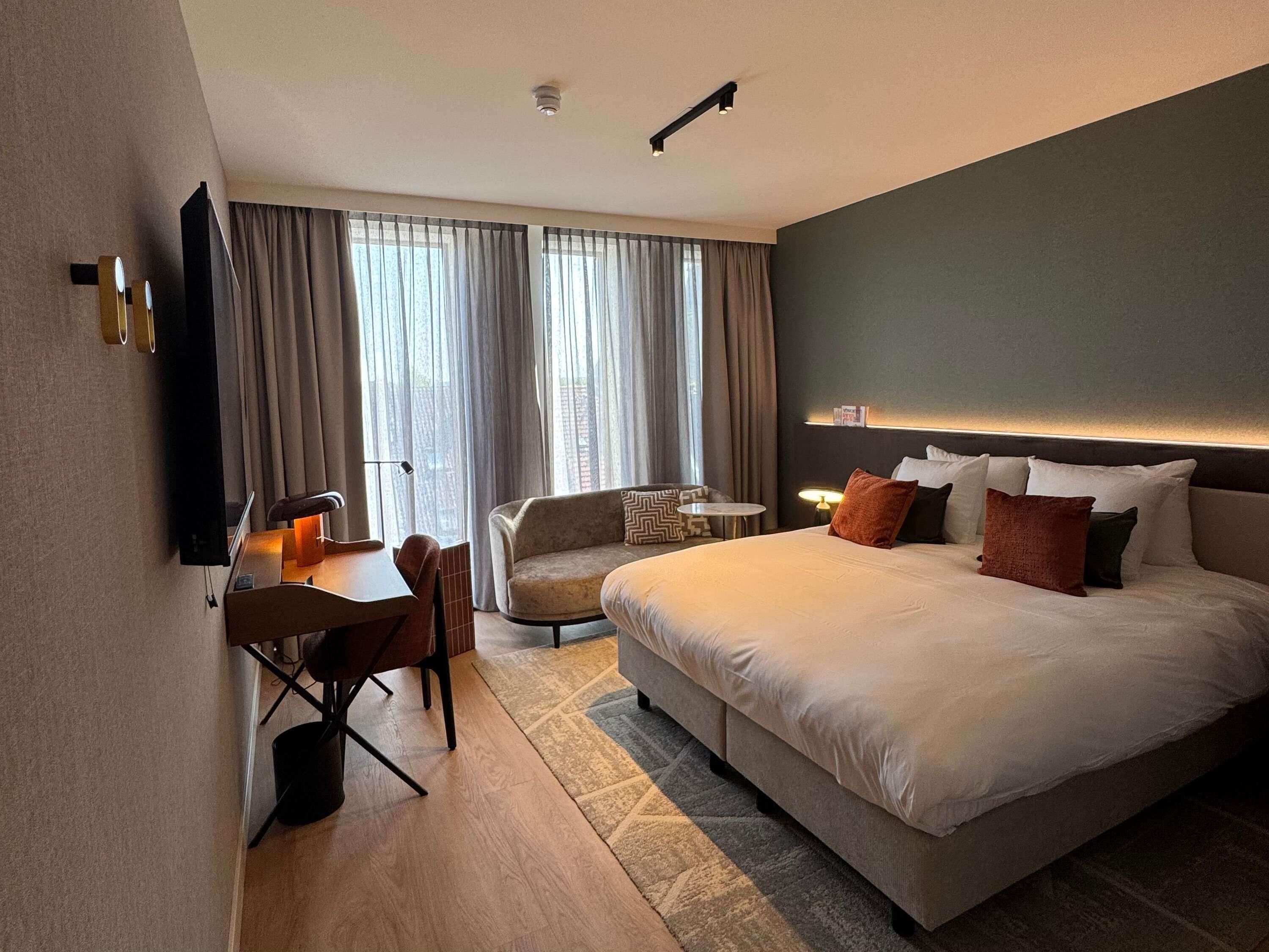 Ropa de cama de alta calidad y minibar 