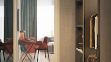 Luxe beddengoed, een minibar, een kluis op de kamer, een bureau