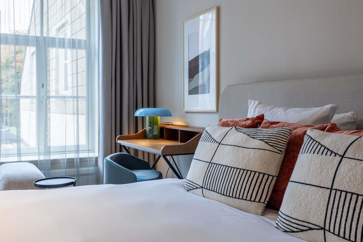 Ropa de cama de alta calidad y minibar
