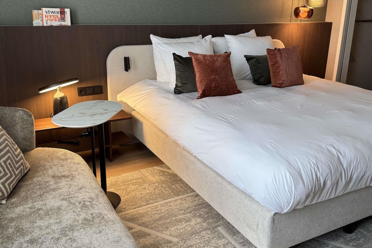 Camera Superior, 1 letto queen | Biancheria da letto di alta qualità, minibar, una cassaforte in camera