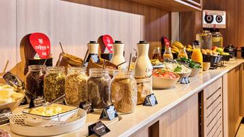 Dagelijks ontbijtbuffet (EUR 13 per persoon)