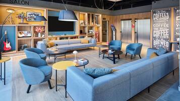 Een 38-inch flatscreentelevisie met digitale zenders