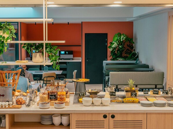 Breakfast area - Ibis Styles Marseille Palais Des Congrès Vélodrome (Marseille)