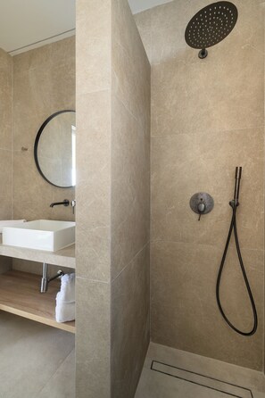 Shower, hair dryer, towels, soap - Newly Renovated, Stylish and Secluded Villa with Panoramic Sea Views (Pefkali)