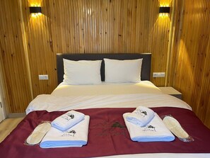 Family Apartment, Balcony, Valley View | Blackout drapes, soundproofing, iron/ironing board, free WiFi