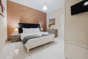 3 bedrooms, iron/ironing board, travel crib, free WiFi