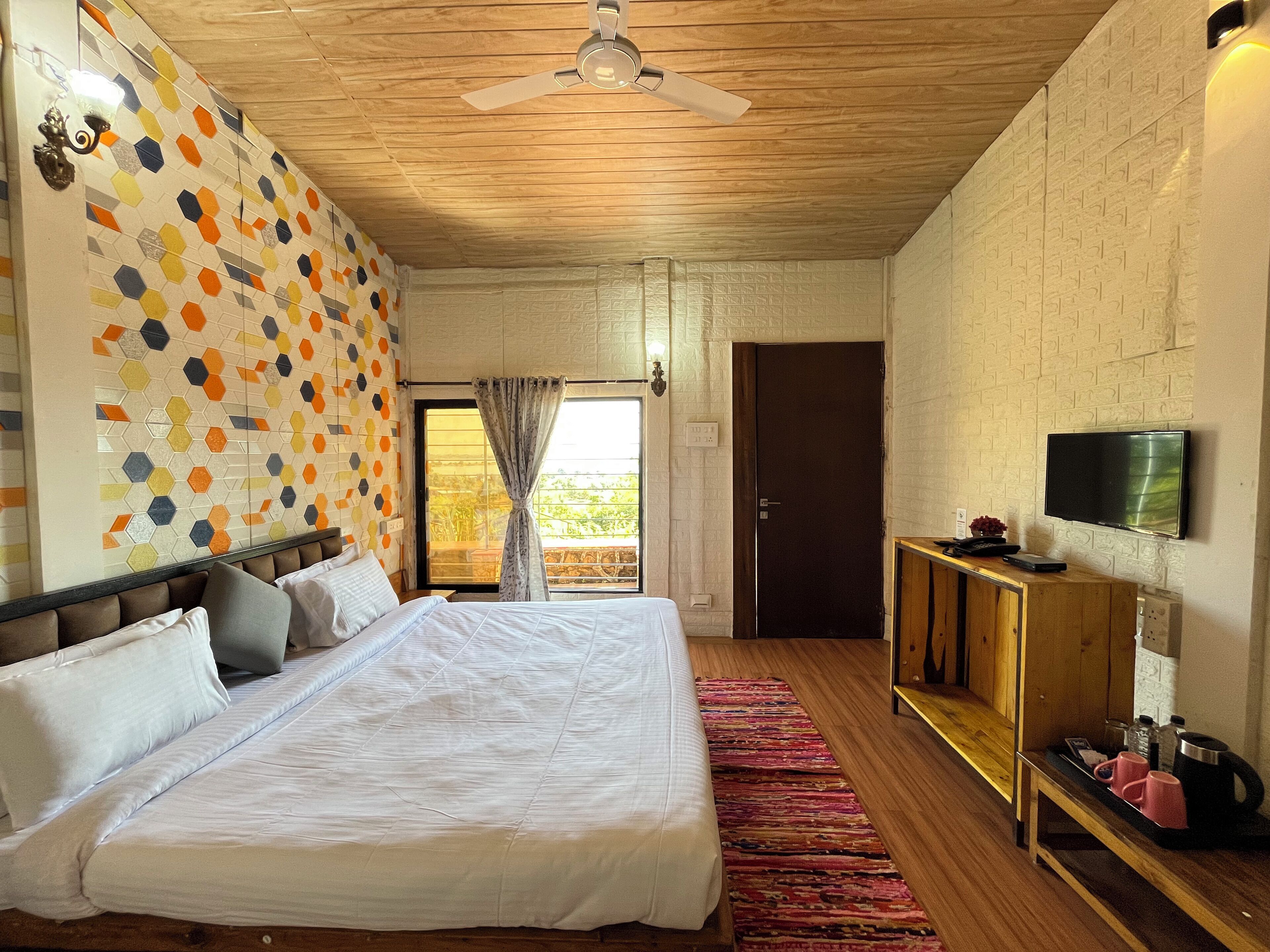 Lake View Cottage | Egyptian cotton sheets, premium bedding, memory foam beds