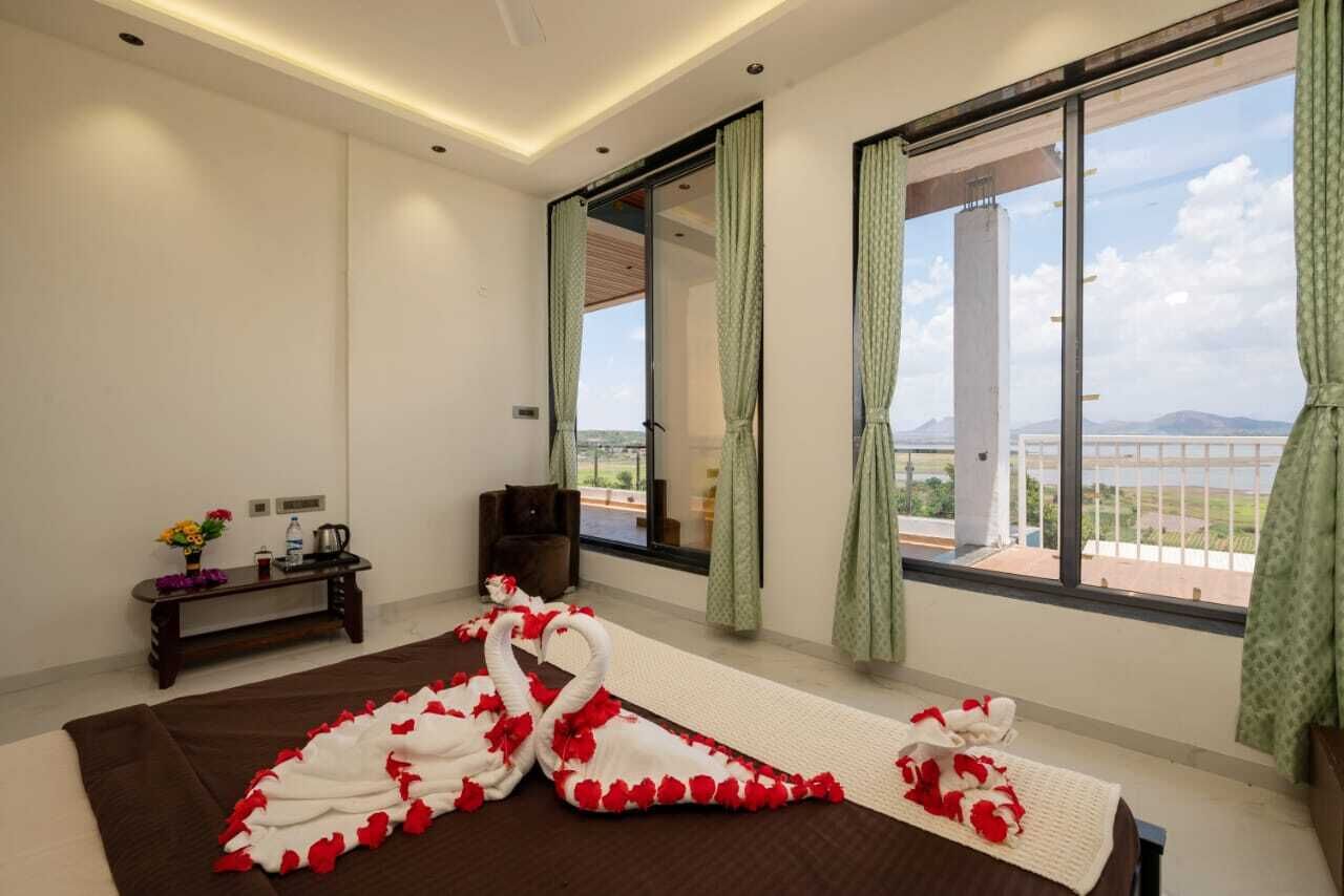 Astoria Villa 6BHK | Sábanas de algodón egipcio y ropa de cama de alta calidad 