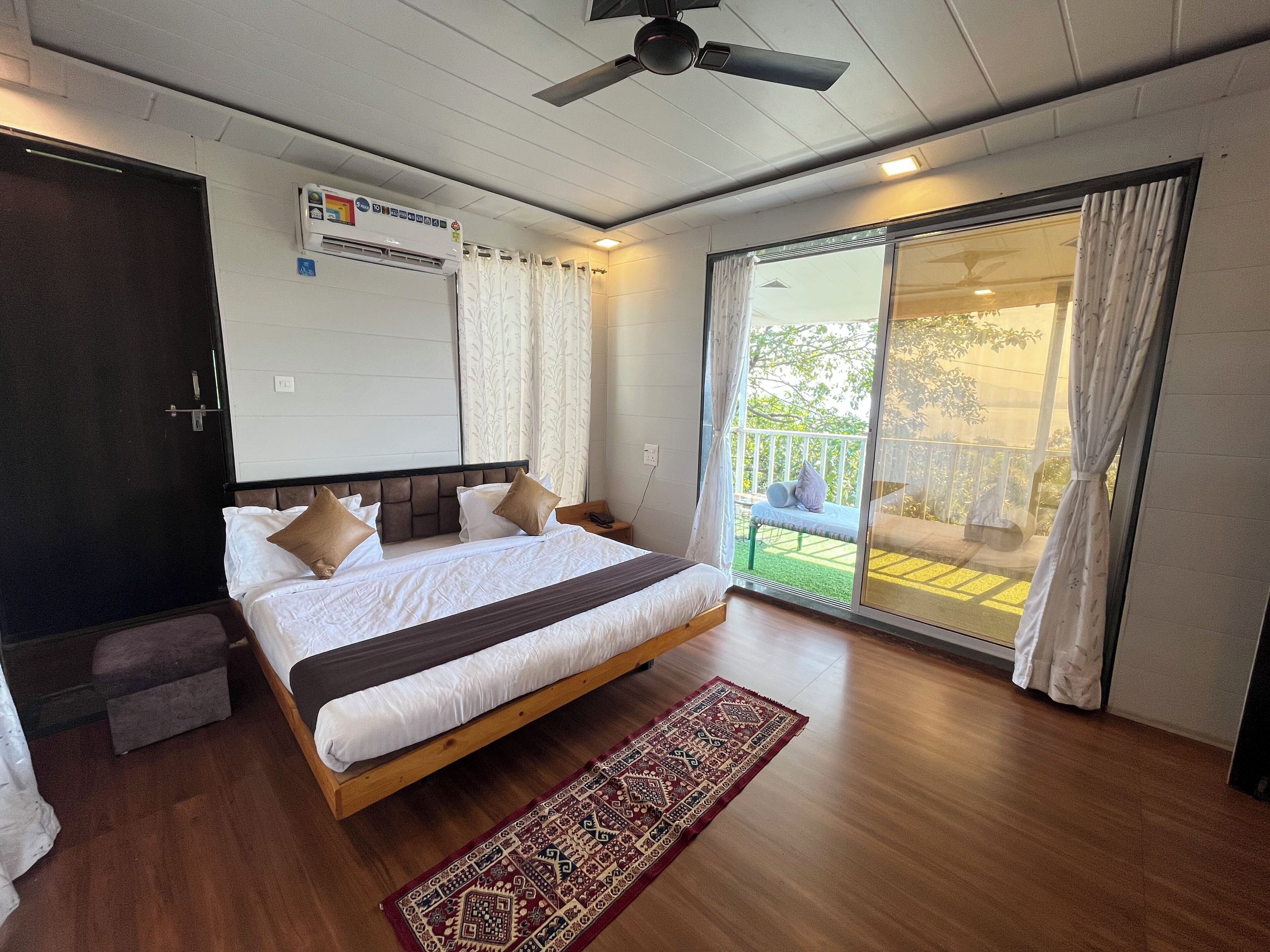 Hornbill Premium | Egyptian cotton sheets, premium bedding, memory foam beds