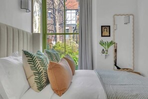 2 chambres, fer et planche à repasser, Wi-Fi, draps fournis