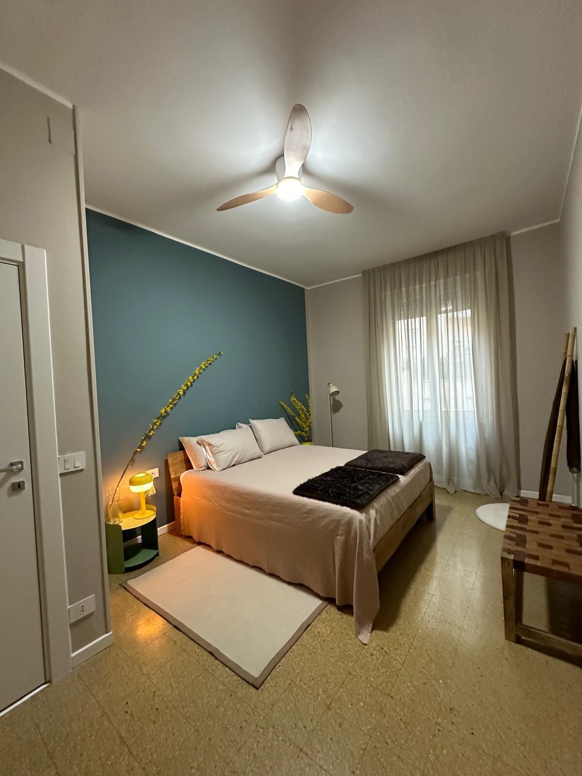 2 chambres, coffres-forts dans les chambres, bureau