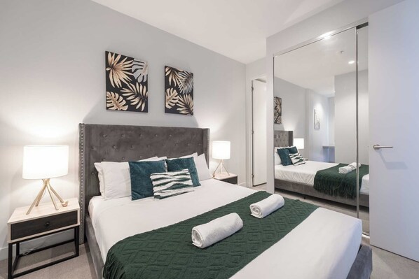 2 bedrooms, desk, iron/ironing board, free WiFi