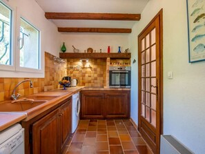 Micro-ondas, fogão, cooktop, lava-louças
