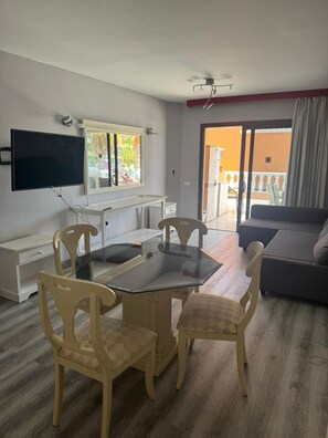 Living area - Las Americas 1-bed Apt, Sleeps 5, Pool, Parking (Arona)