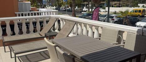 Apartment | Outdoor dining