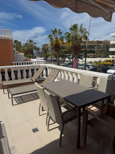 Las Americas 1-bed Apt, Sleeps 5, Pool, Parking