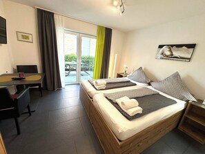 Laptopgeeigneter Arbeitsplatz, kostenloses WLAN