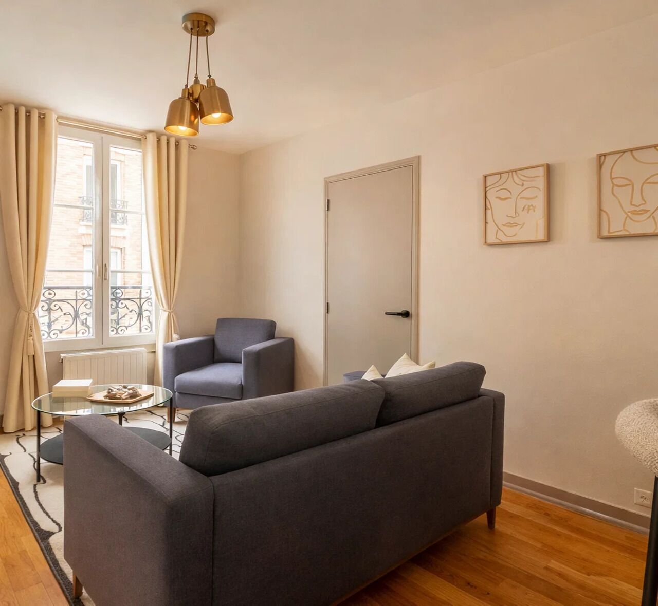 80-cm plasma TV with digital channels