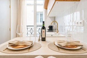 Premium Studio | Private kitchen | Microwave, stovetop, espresso maker, electric kettle