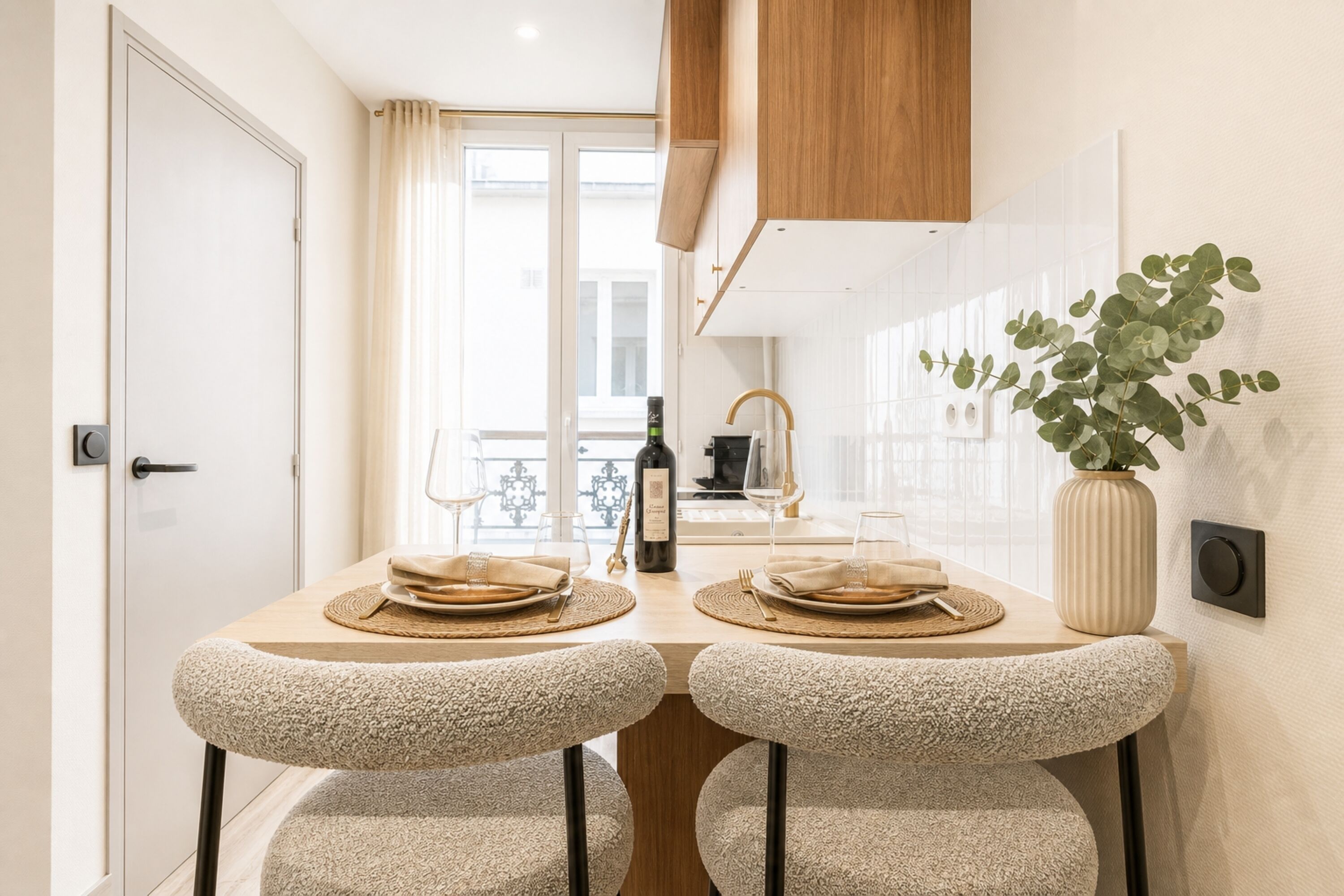 Studio Premium | Cuisine privée | Micro-ondes, plaque de cuisson, machine à expresso