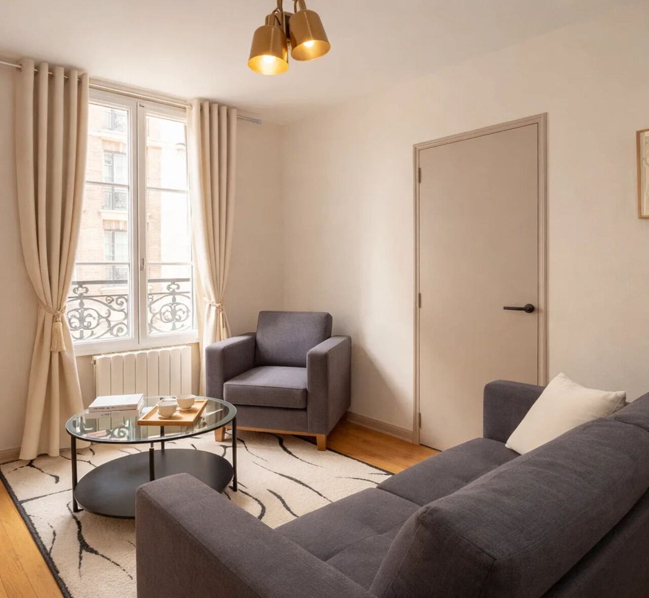 80-cm plasma TV with digital channels