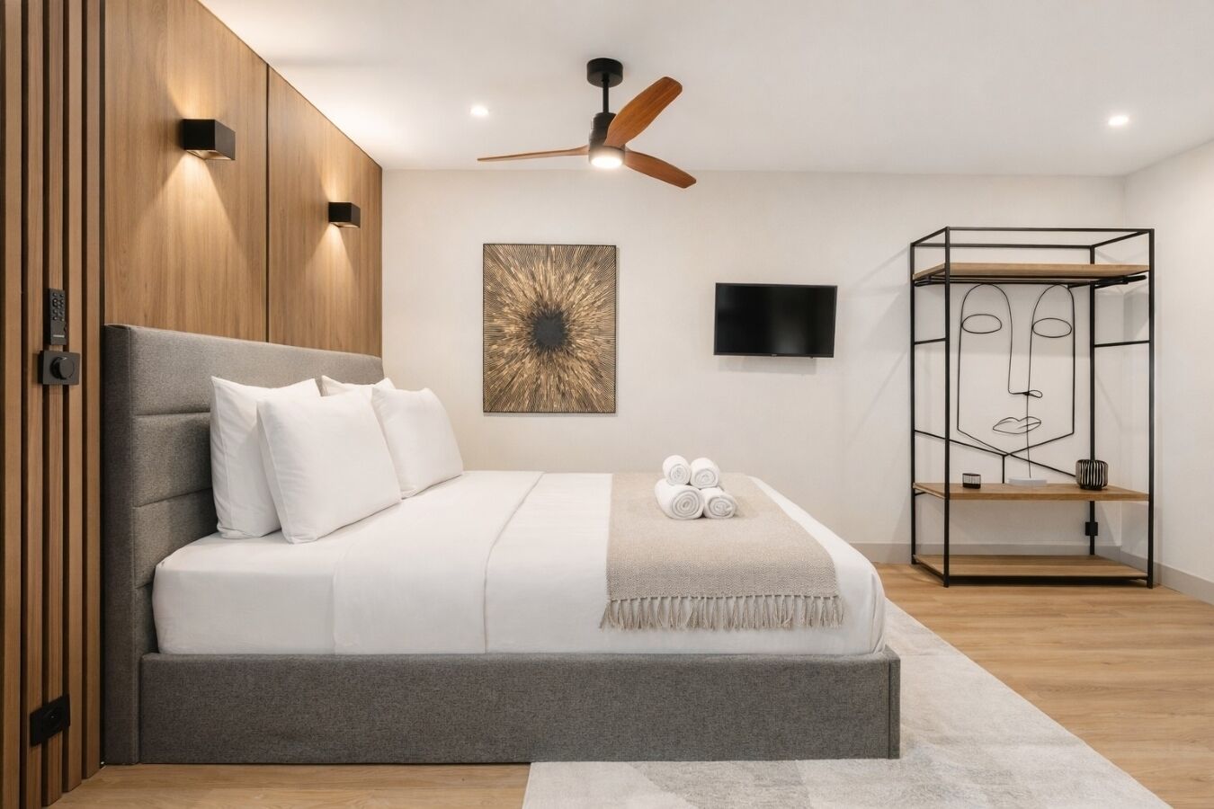 شقة إستديو سوبيريور | مساحة عمل للكمبيوتر المحمول وسرير سفر وواي فاي مجانًا وملاءات أسرّة