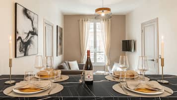 Superior Apartment | Private kitchen | Espresso maker, microwave, stovetop, electric kettle