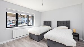 Iron/ironing board, WiFi, bed sheets