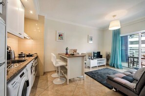 Apartment, 1 Bedroom, Balcony, City View | Interior - Blue Ocean Flat With Shared Pool (Portimão)