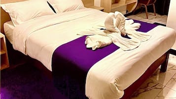 Deluxe Double Room, City View | Free WiFi, bed sheets
