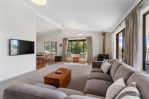 9 Coorong Crescent, Encounter Bay