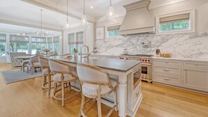 Unclassified image, 3 of 79, button - Immaculate new Rhett's Bluff property (Kiawah Island)